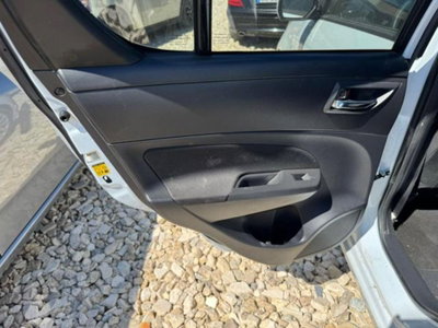 Suzuki Swift 1.3 DDiS 5 porte GL Top (12)