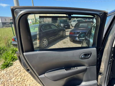 Peugeot 5008 1.6 HDi 112CV Business (13)