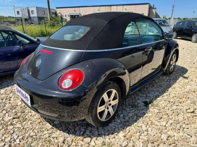 Volkswagen New Beetle Cabrio TDI 105CV (5)
