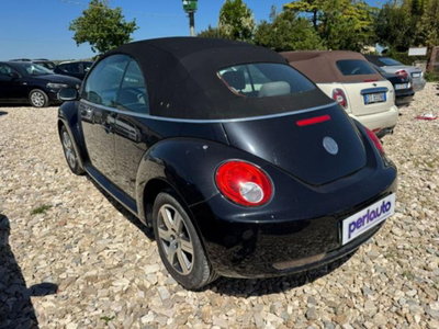 Volkswagen New Beetle Cabrio TDI 105CV (6)