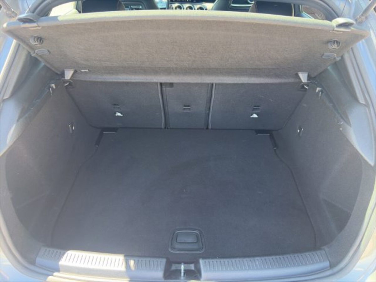 Mercedes-Benz Classe A 180 d Automatic Premium (13)