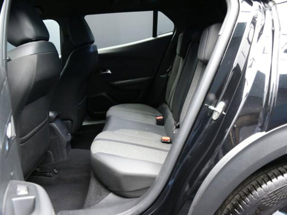 Peugeot 2008 PureTech 130 S&S EAT8 Allure Pack (8)