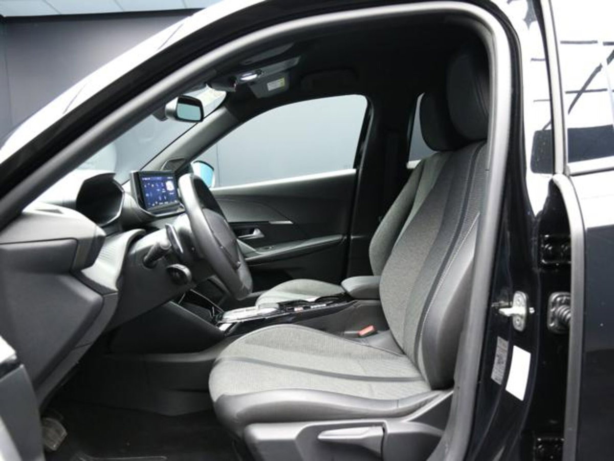 Peugeot 2008 PureTech 130 S&S EAT8 Allure Pack (9)