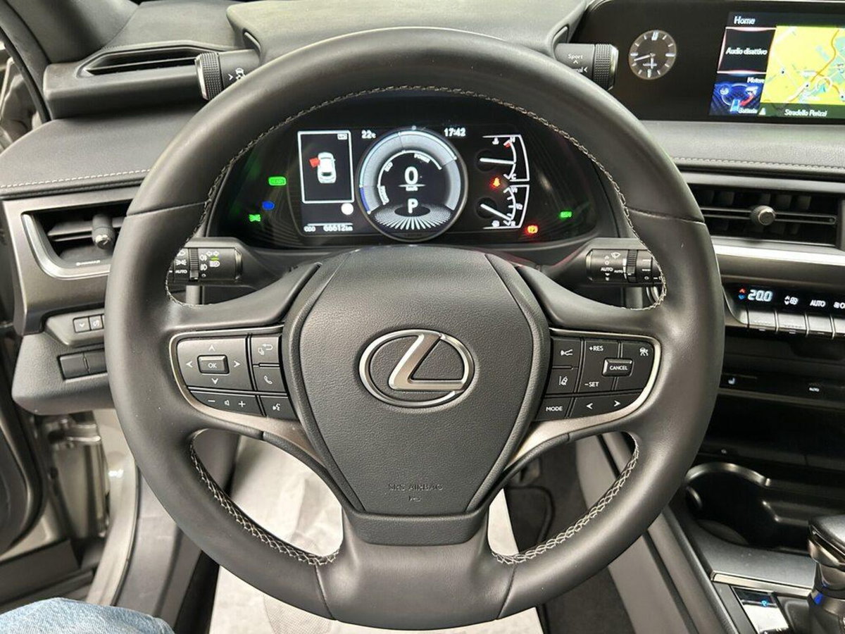 Lexus UX Hybrid 4WD Midnight (13)