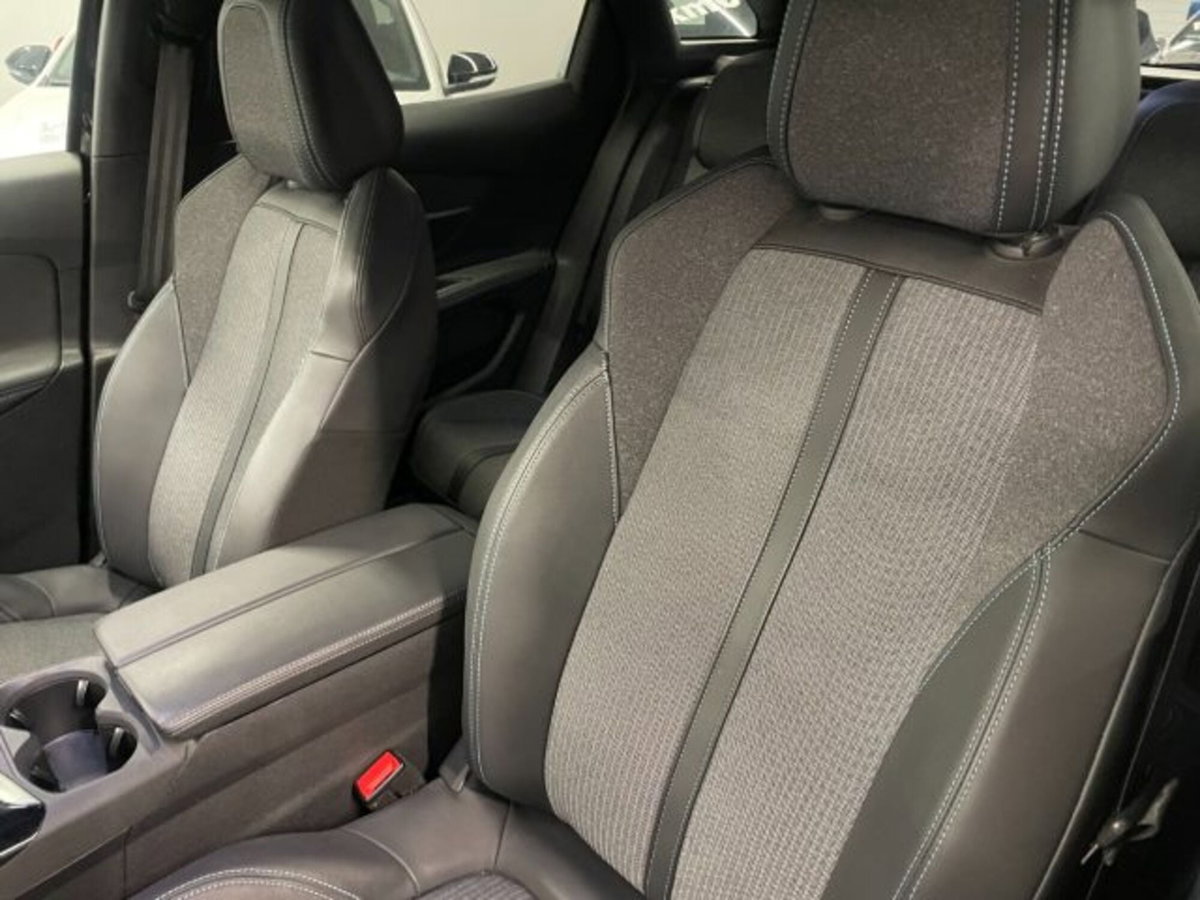 Peugeot 3008 BlueHDi 130 S&S EAT8 Allure Pack (19)