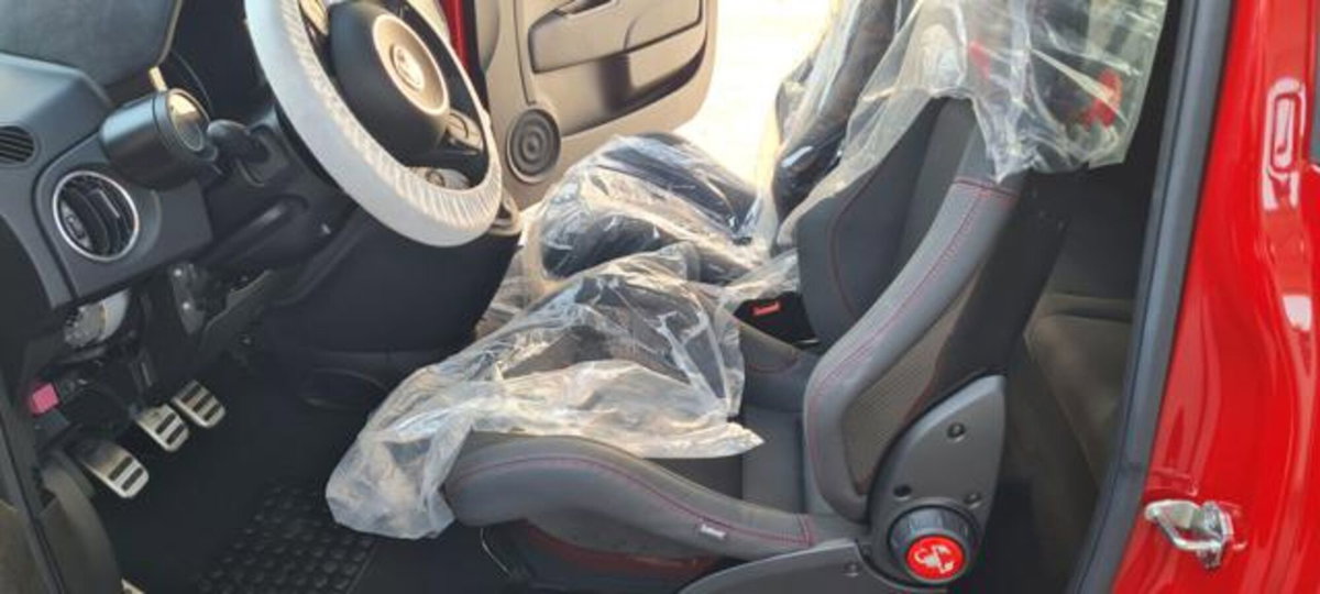 Abarth 695 695 1.4 Turbo T-Jet 180 CV Tributo 131 Rally (11)