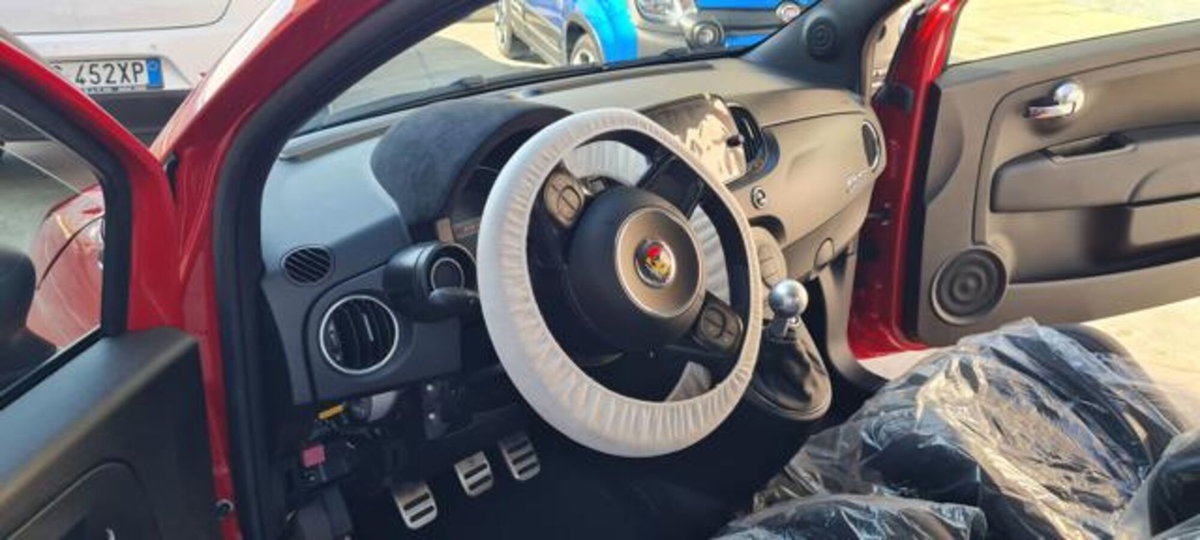 Abarth 695 695 1.4 Turbo T-Jet 180 CV Tributo 131 Rally (9)
