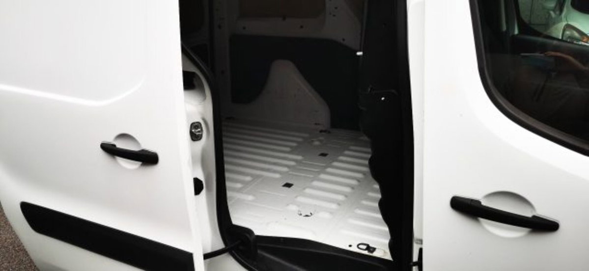 Peugeot Partner Furgone Full Electric L1 Furgone Premium (15)