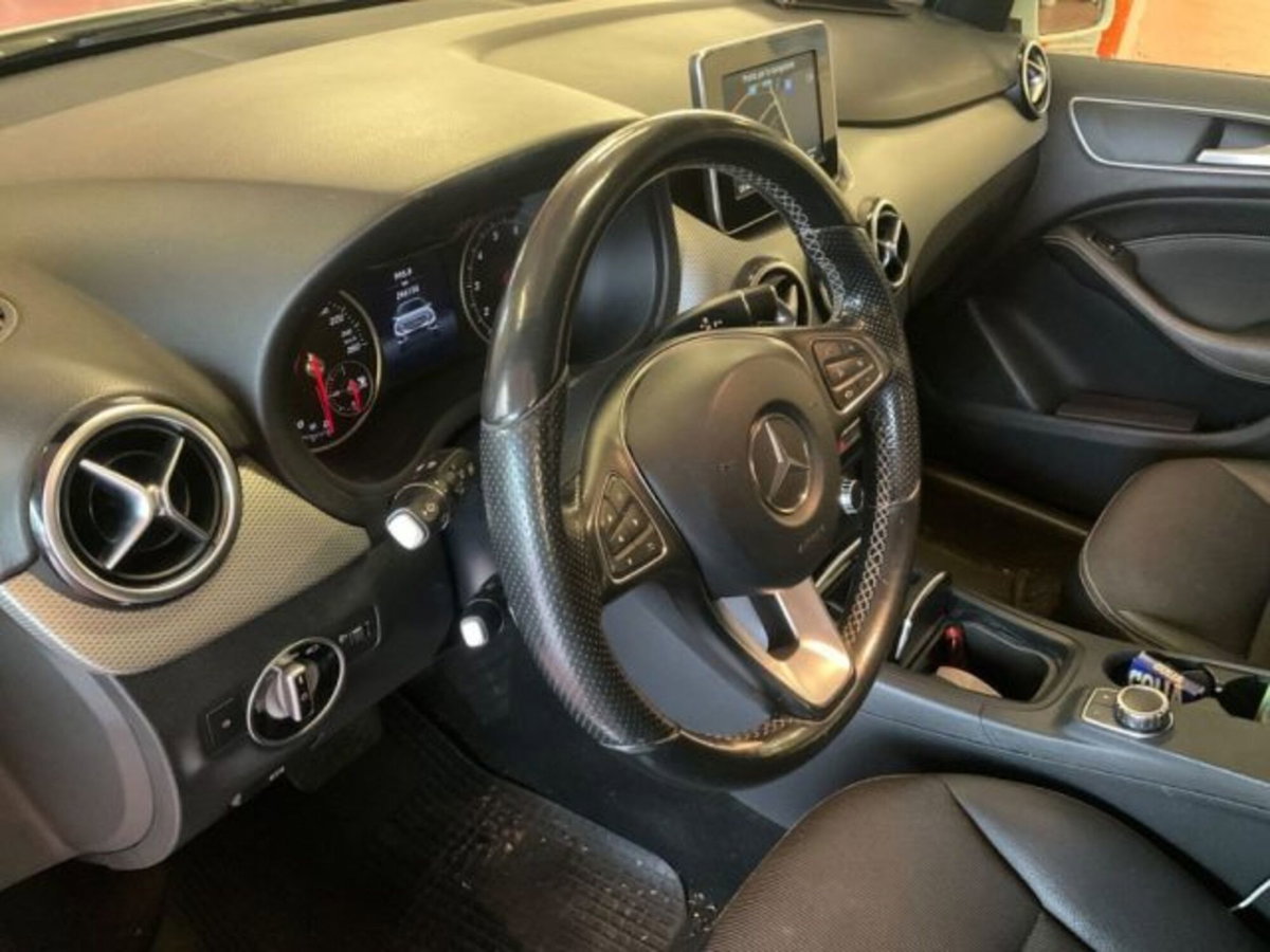 Mercedes-Benz Classe B 200 Sport (12)
