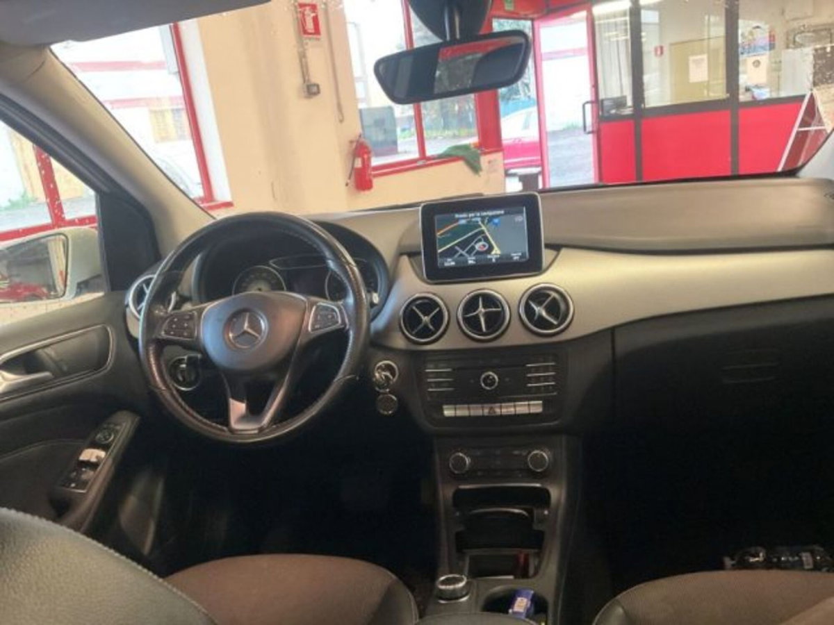 Mercedes-Benz Classe B 200 Sport (8)
