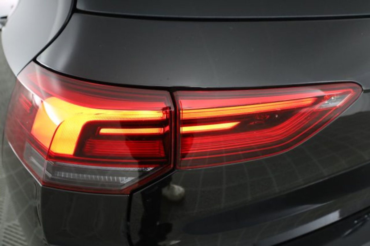 Volkswagen Golf Variant 1.0 eTSI EVO DSG Life (10)
