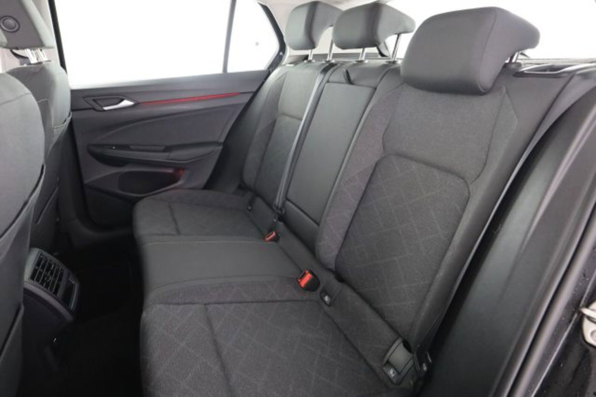 Volkswagen Golf Variant 1.0 eTSI EVO DSG Life (3)