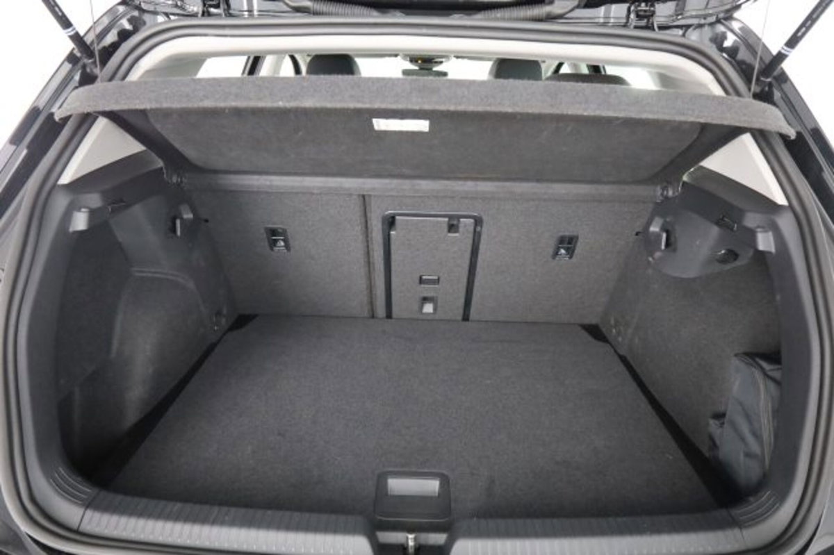 Volkswagen Golf Variant 1.0 eTSI EVO DSG Life (6)