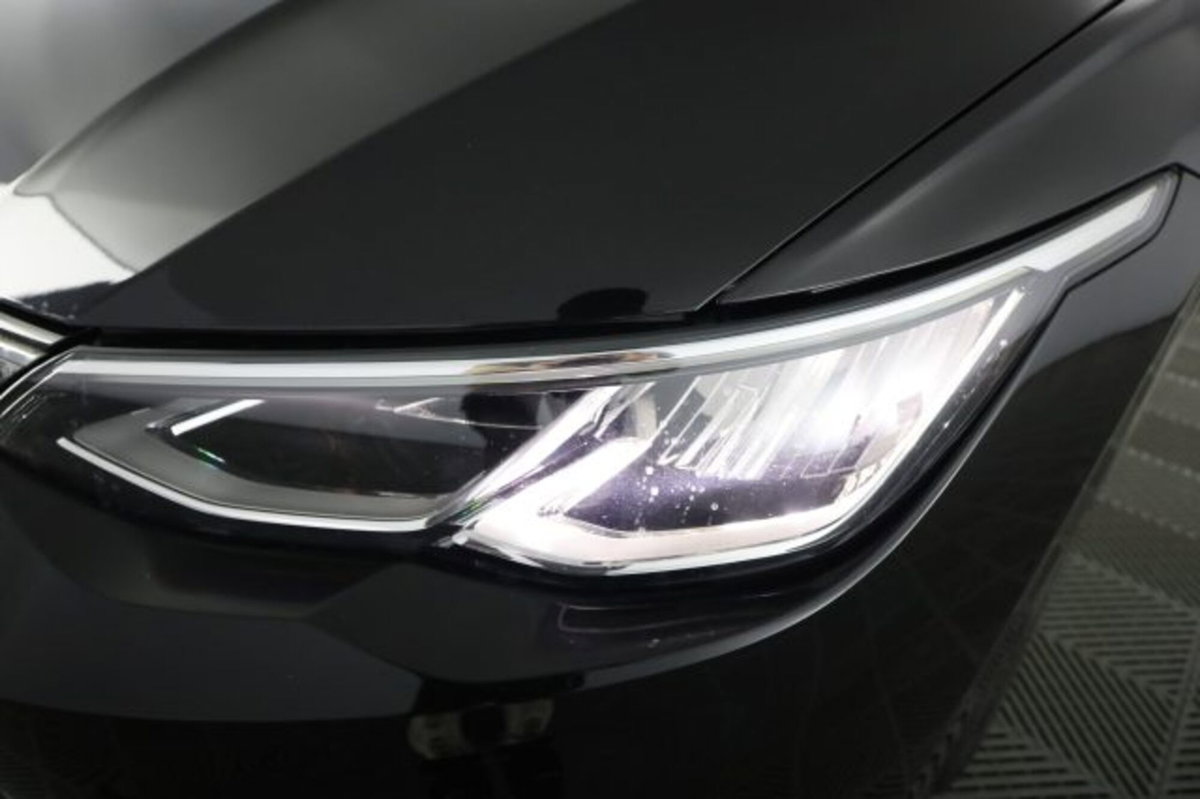 Volkswagen Golf Variant 1.0 eTSI EVO DSG Life (9)