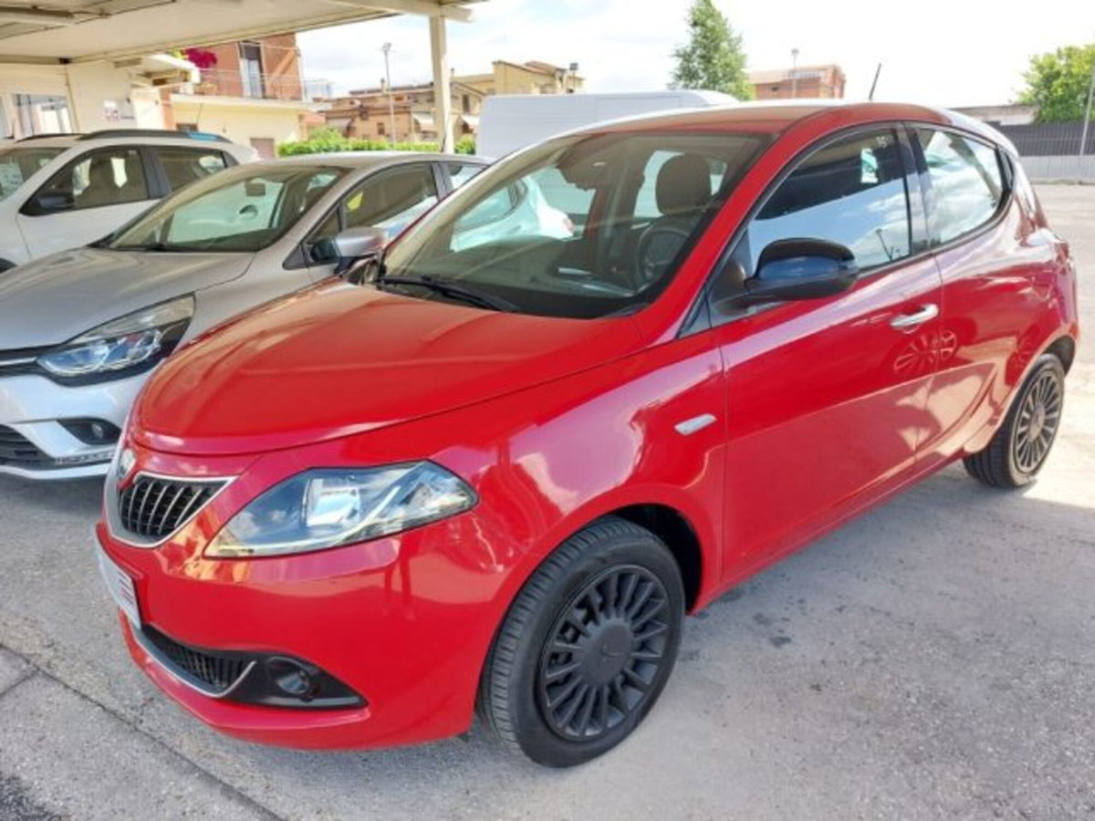 Lancia Ypsilon 1.0 FireFly 5 porte S&S Hybrid Ecochic Silver (10)