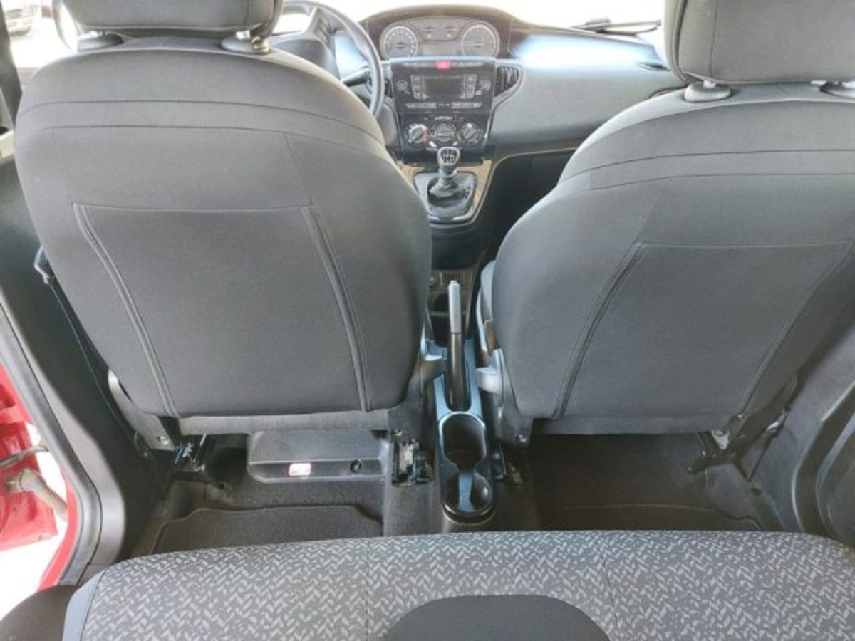Lancia Ypsilon 1.0 FireFly 5 porte S&S Hybrid Ecochic Silver (11)