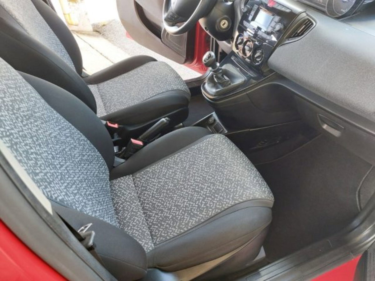 Lancia Ypsilon 1.0 FireFly 5 porte S&S Hybrid Ecochic Silver (12)