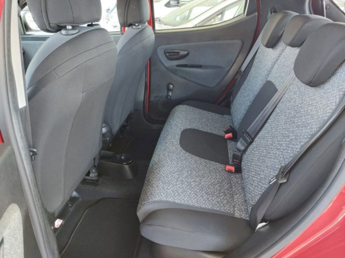 Lancia Ypsilon 1.0 FireFly 5 porte S&S Hybrid Ecochic Silver (6)
