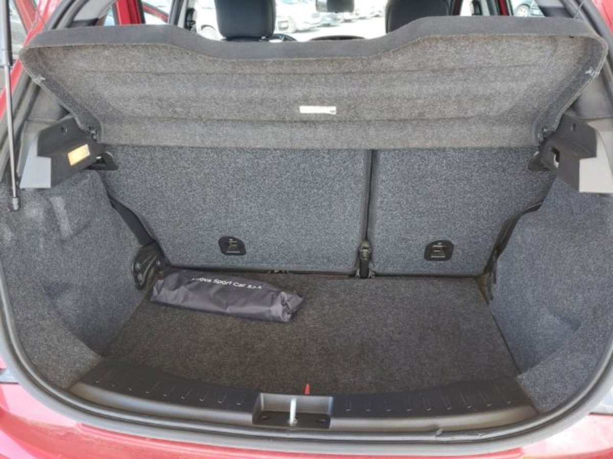 Lancia Ypsilon 1.0 FireFly 5 porte S&S Hybrid Ecochic Silver (7)