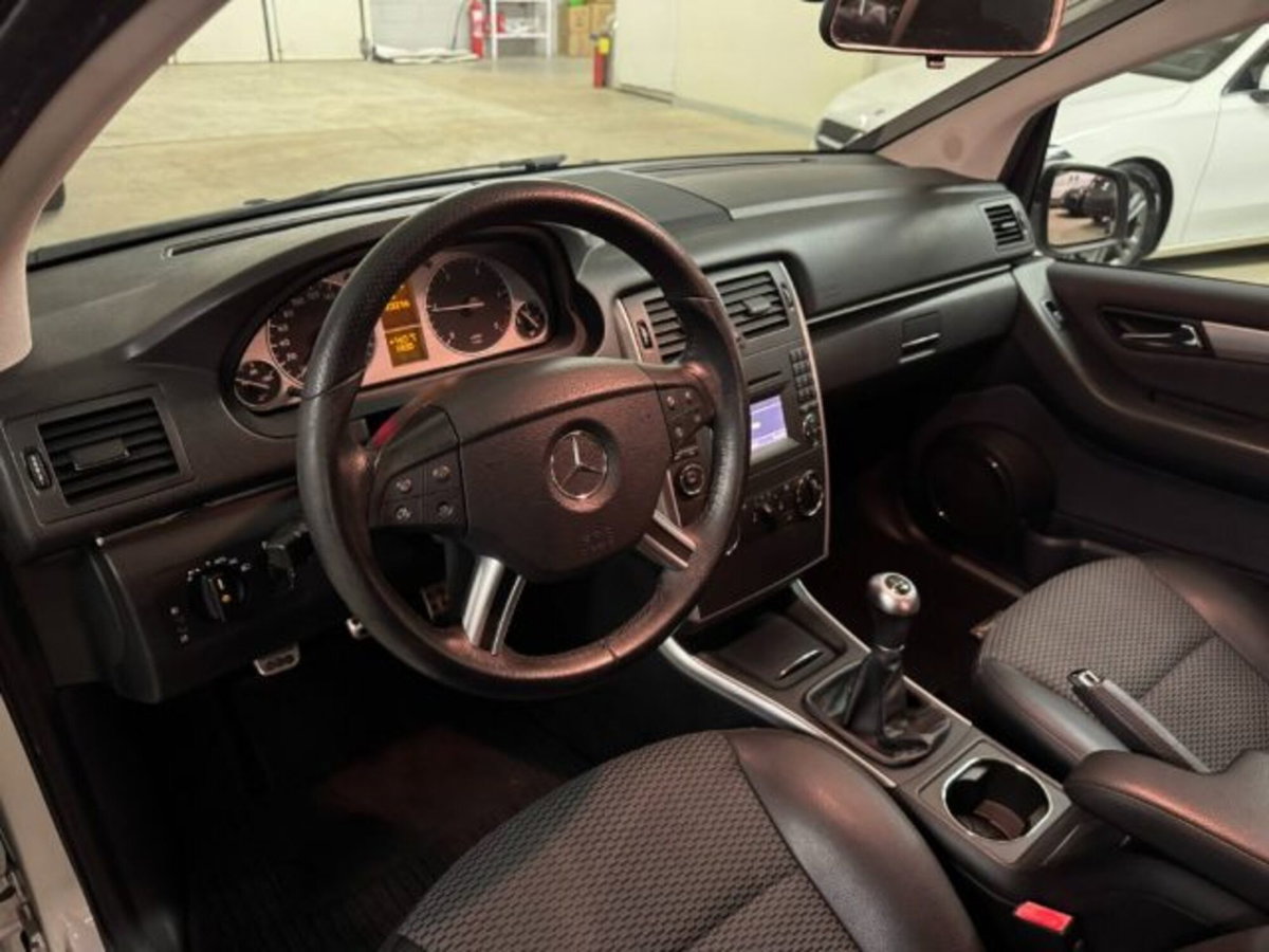 Mercedes-Benz Classe B 180 CDI Premium (12)