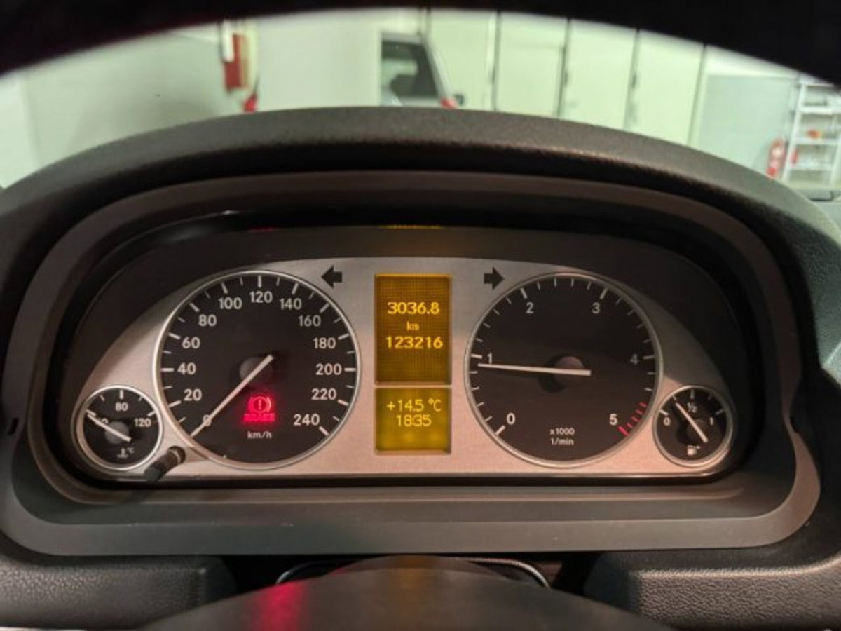 Mercedes-Benz Classe B 180 CDI Premium (13)