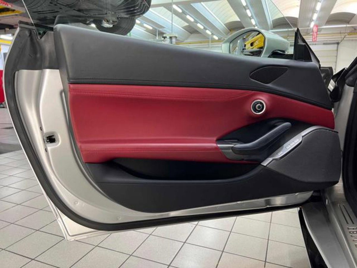 Ferrari Portofino Spider Portofino (16)