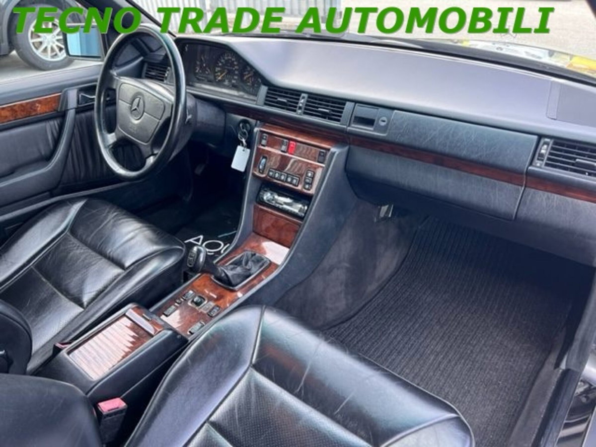 Mercedes-Benz 320 Coupé 320 CE 24V cat Coupé (11)