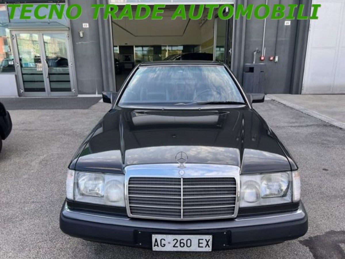 Mercedes-Benz 320 Coupé 320 CE 24V cat Coupé (2)