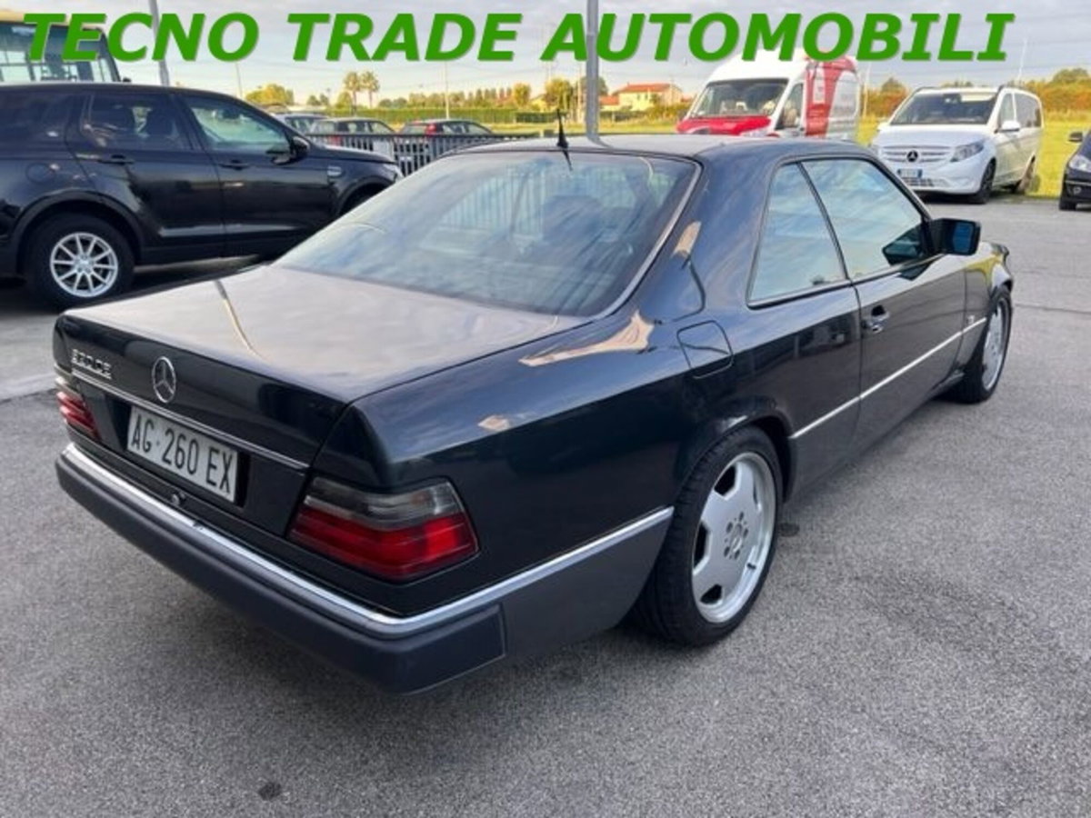 Mercedes-Benz 320 Coupé 320 CE 24V cat Coupé (4)
