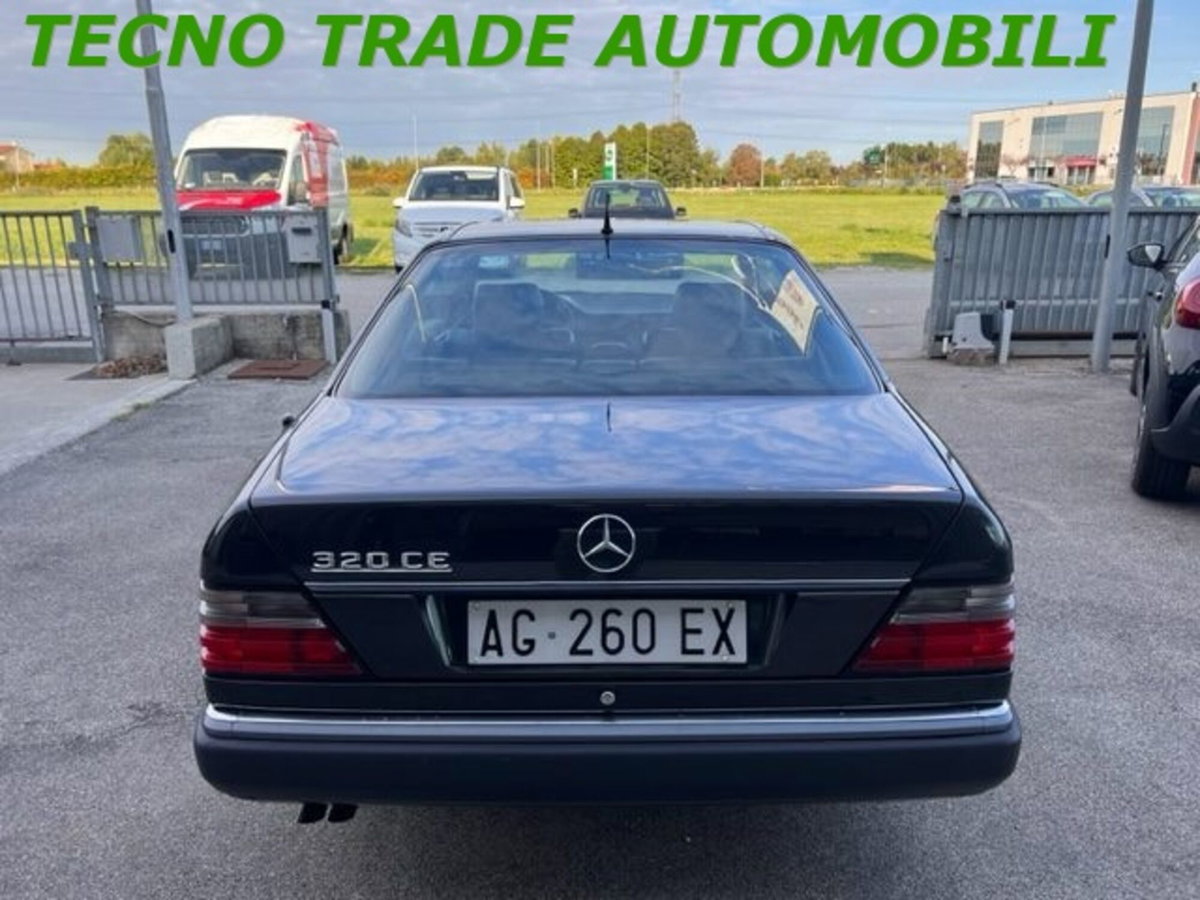 Mercedes-Benz 320 Coupé 320 CE 24V cat Coupé (5)
