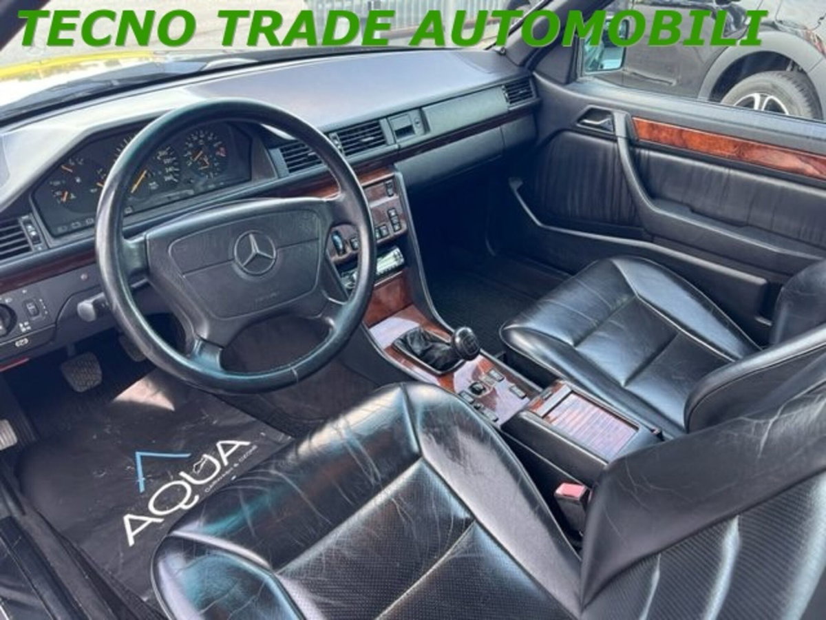 Mercedes-Benz 320 Coupé 320 CE 24V cat Coupé (8)