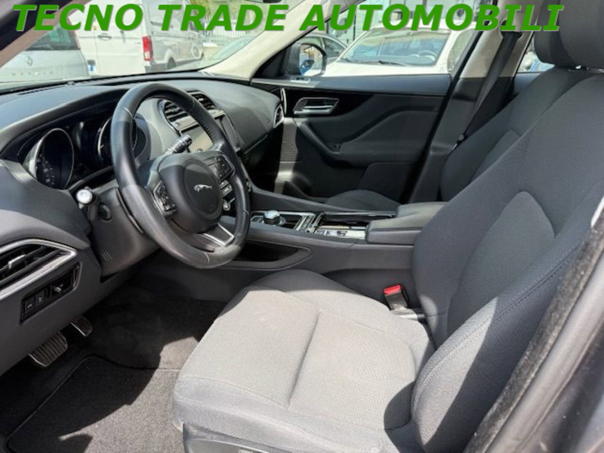 Jaguar F-Pace 2.0 D 180 CV aut. Portfolio (6)