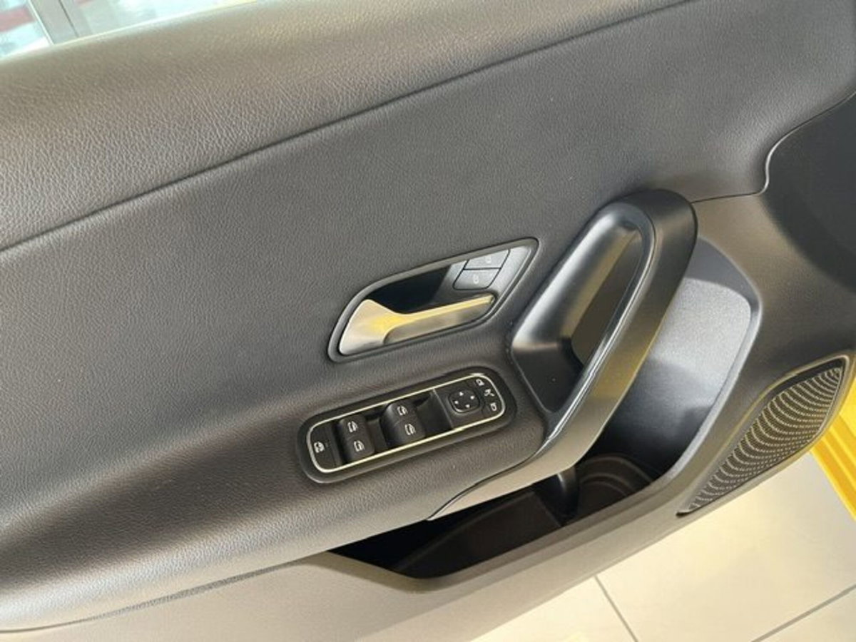 Mercedes-Benz Classe A 200 d AMG Line Premium Plus auto (16)