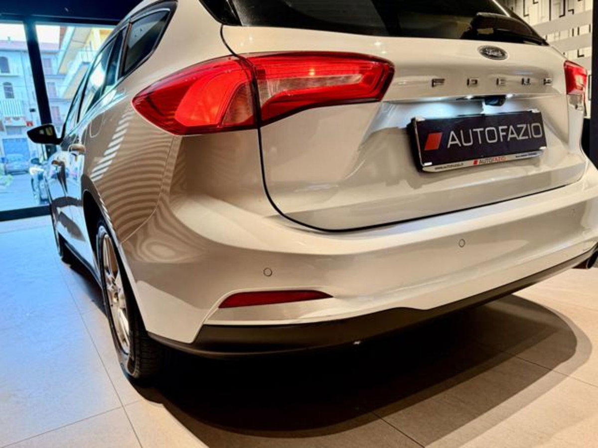Ford Focus Station Wagon 1.0 EcoBoost Hybrid 125 CV SW Business (11)