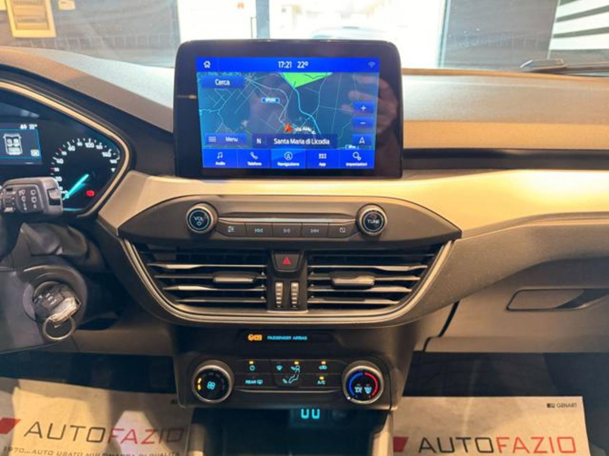 Ford Focus Station Wagon 1.0 EcoBoost Hybrid 125 CV SW Business (12)