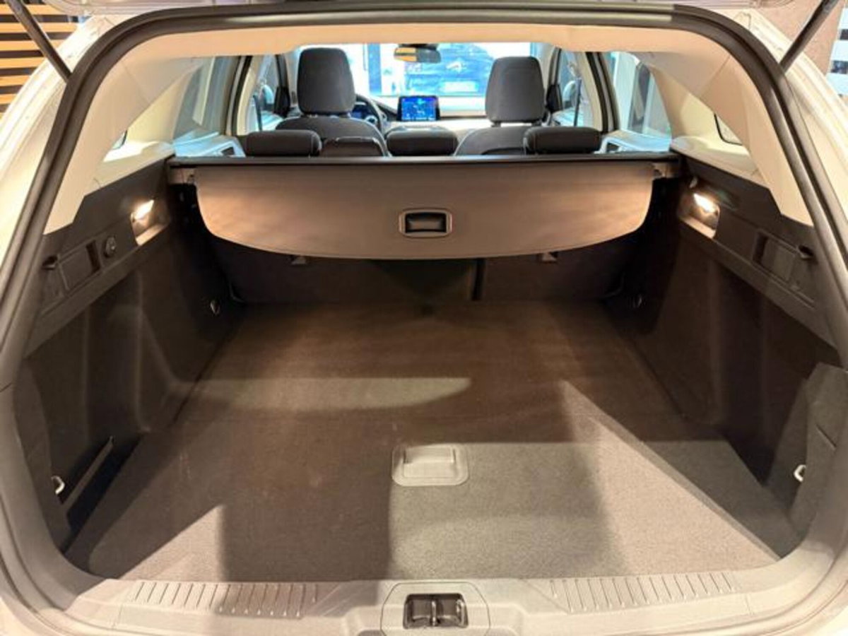 Ford Focus Station Wagon 1.0 EcoBoost Hybrid 125 CV SW Business (18)