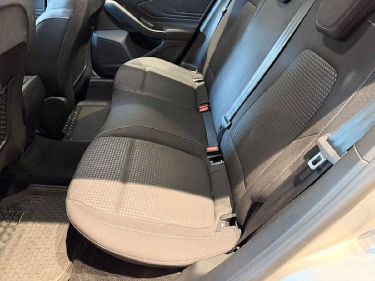 Ford Focus Station Wagon 1.0 EcoBoost Hybrid 125 CV SW Business (7)