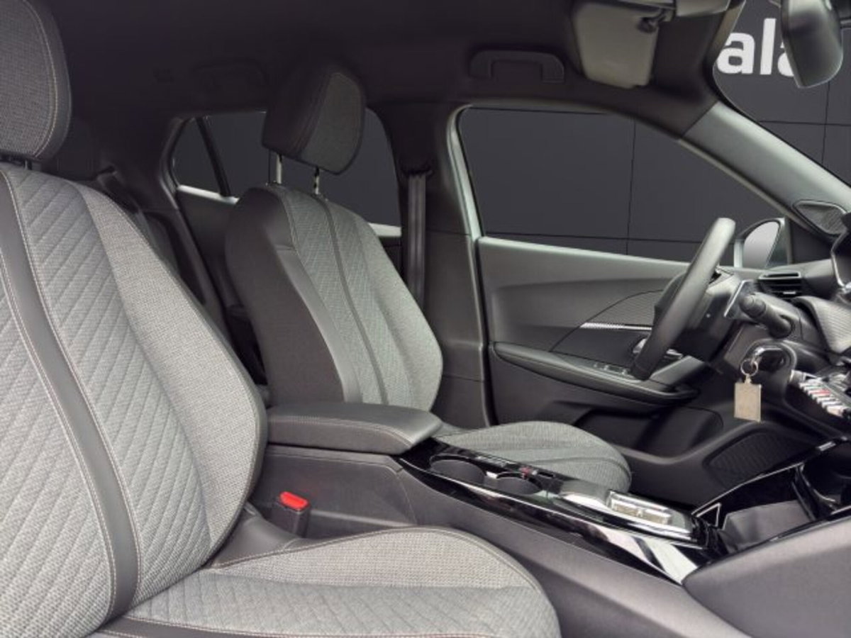 Peugeot 2008 1.2 hybrid Active 136cv e-dcs6 (18)