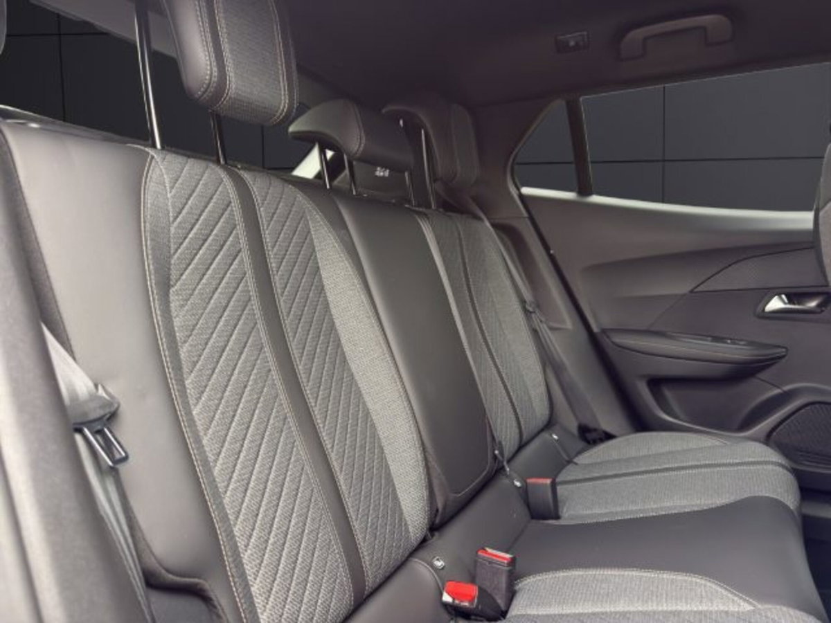 Peugeot 2008 1.2 hybrid Active 136cv e-dcs6 (19)