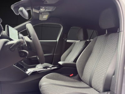 Peugeot 2008 1.2 hybrid Active 136cv e-dcs6 (9)