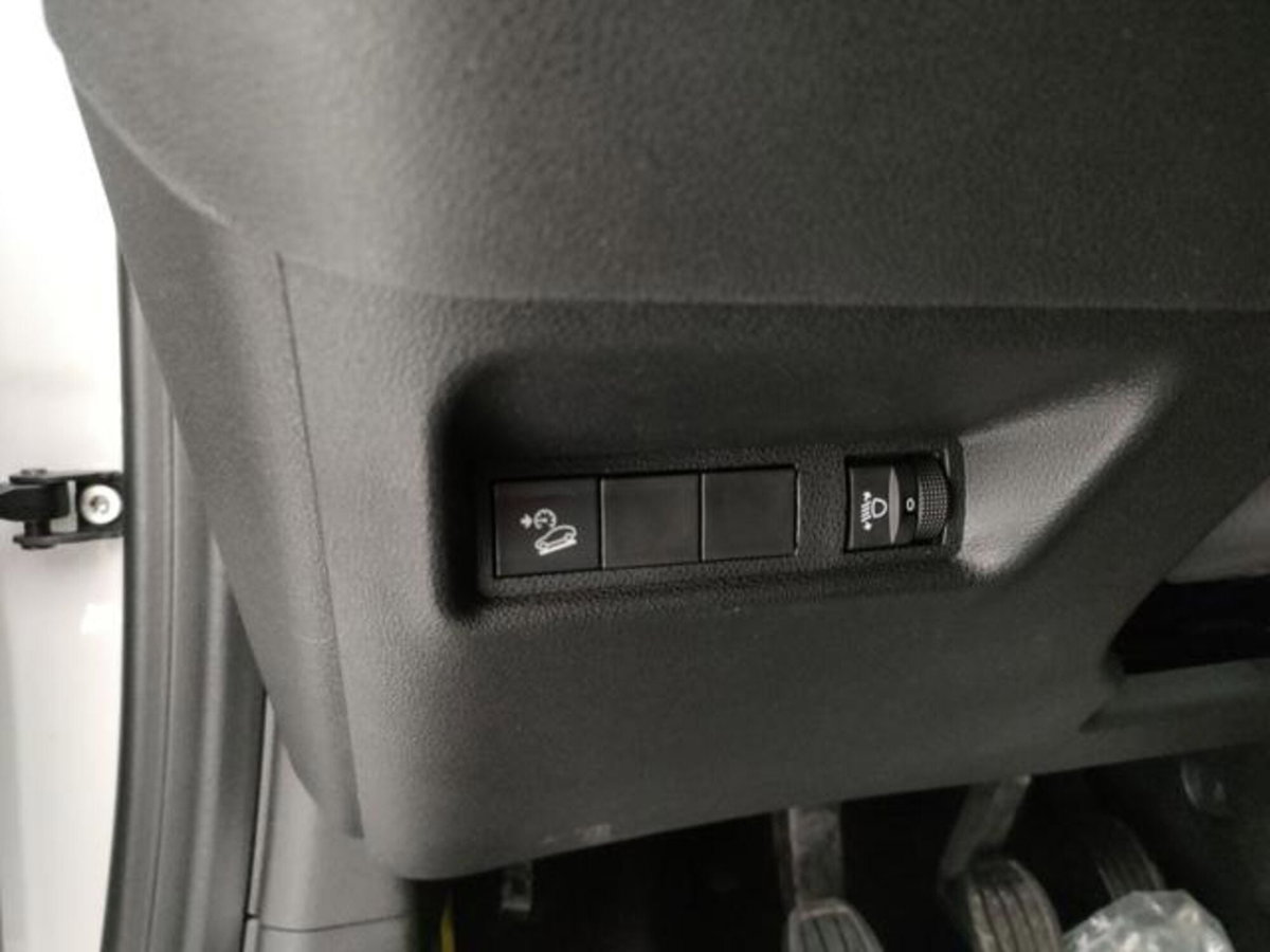 Jeep Avenger 1.2 turbo Altitude fwd 100cv (6)