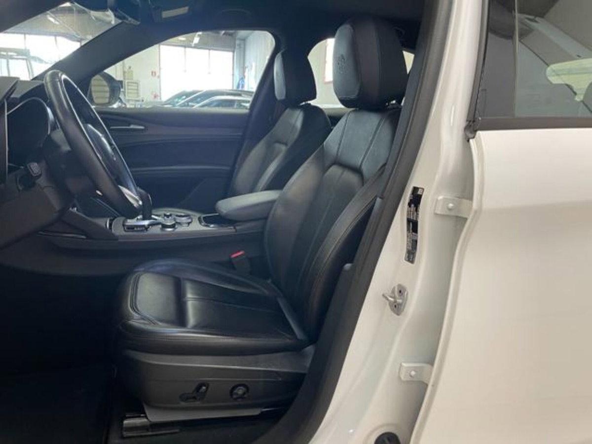 Alfa Romeo Stelvio Stelvio 2.2 Turbodiesel 210 CV AT8 Q4 Ti (13)