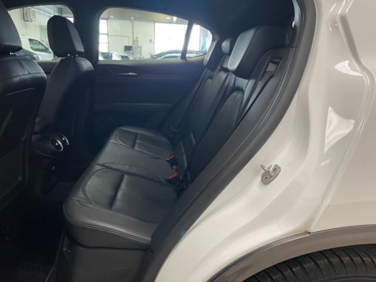 Alfa Romeo Stelvio Stelvio 2.2 Turbodiesel 210 CV AT8 Q4 Ti (14)