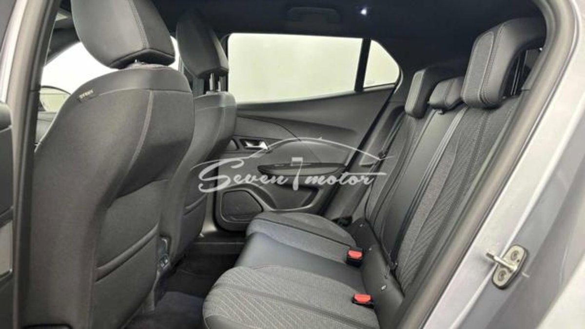 Peugeot 2008 1.2 hybrid Allure 145cv e-dcs6 (10)