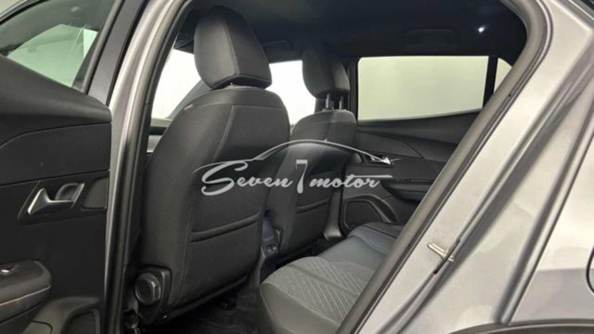 Peugeot 2008 1.2 hybrid Allure 145cv e-dcs6 (12)