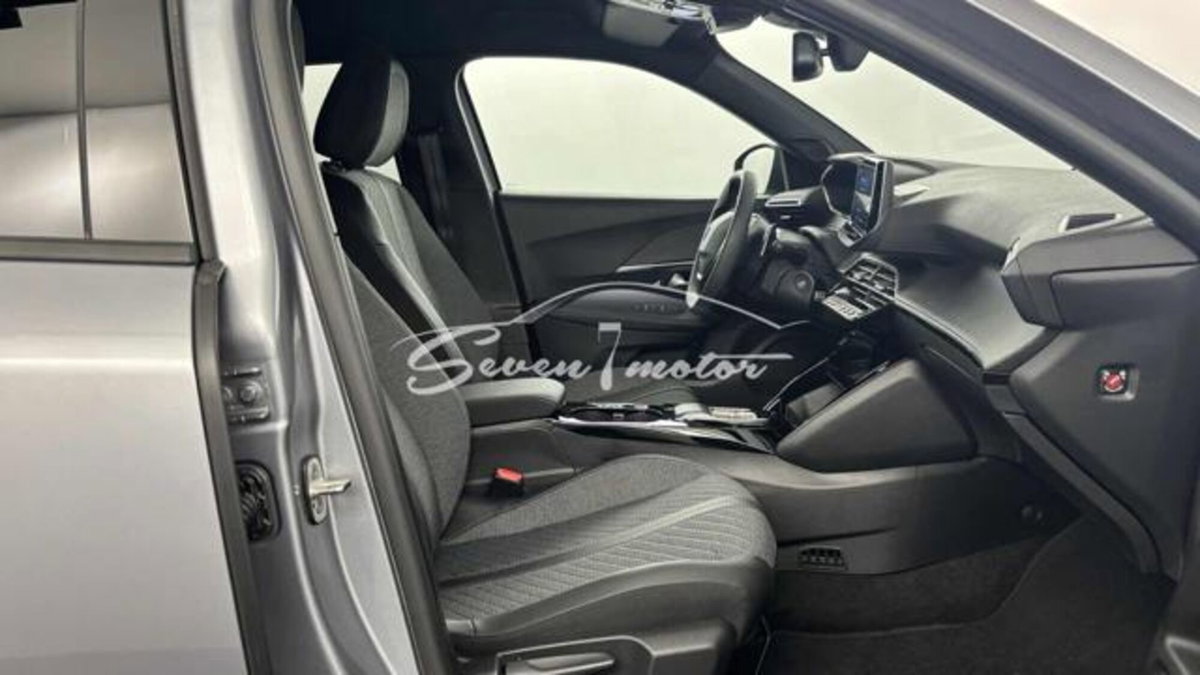 Peugeot 2008 1.2 hybrid Allure 145cv e-dcs6 (13)
