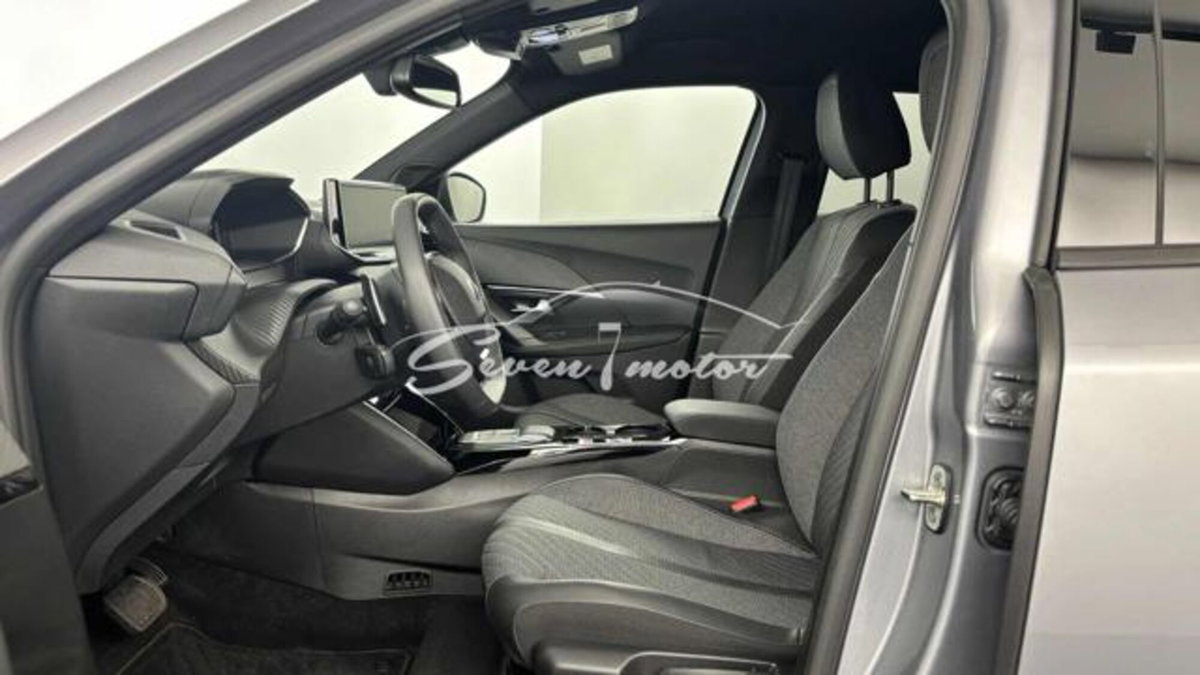 Peugeot 2008 1.2 hybrid Allure 145cv e-dcs6 (7)