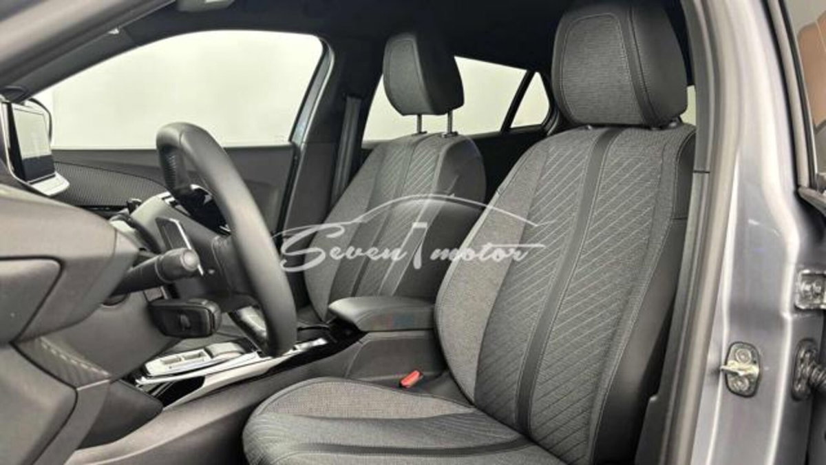 Peugeot 2008 1.2 hybrid Allure 145cv e-dcs6 (9)