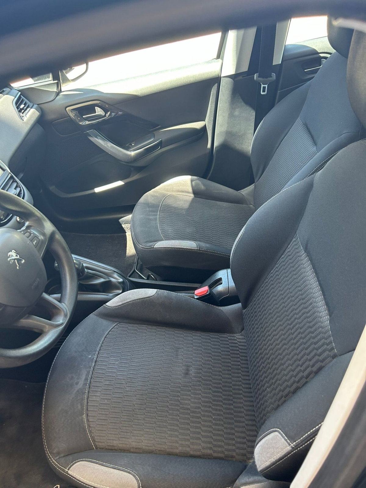 Peugeot 208 75 5 porte Allure (6)