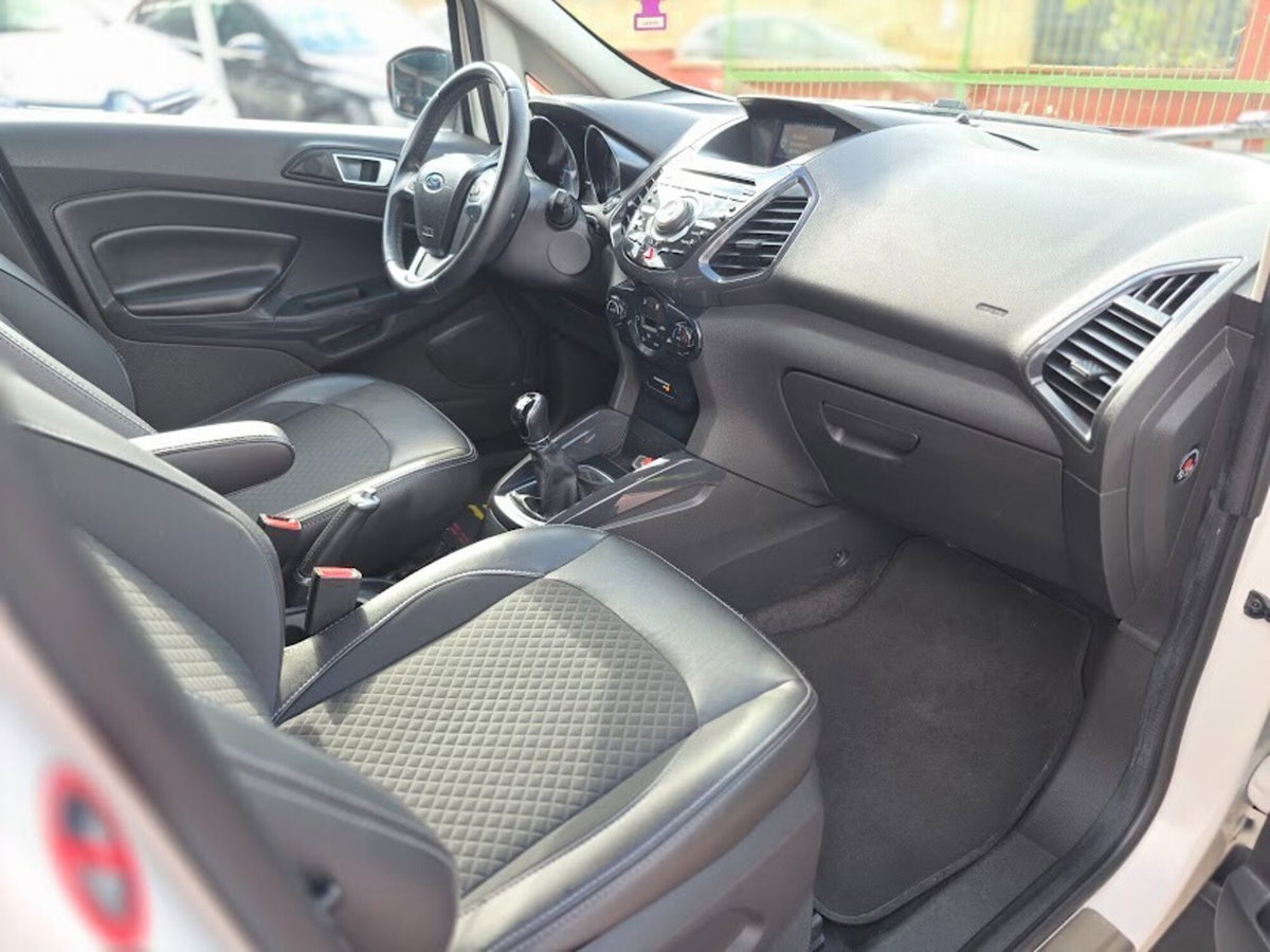 Ford EcoSport 1.5 TDCi 95 CV Titanium (16)